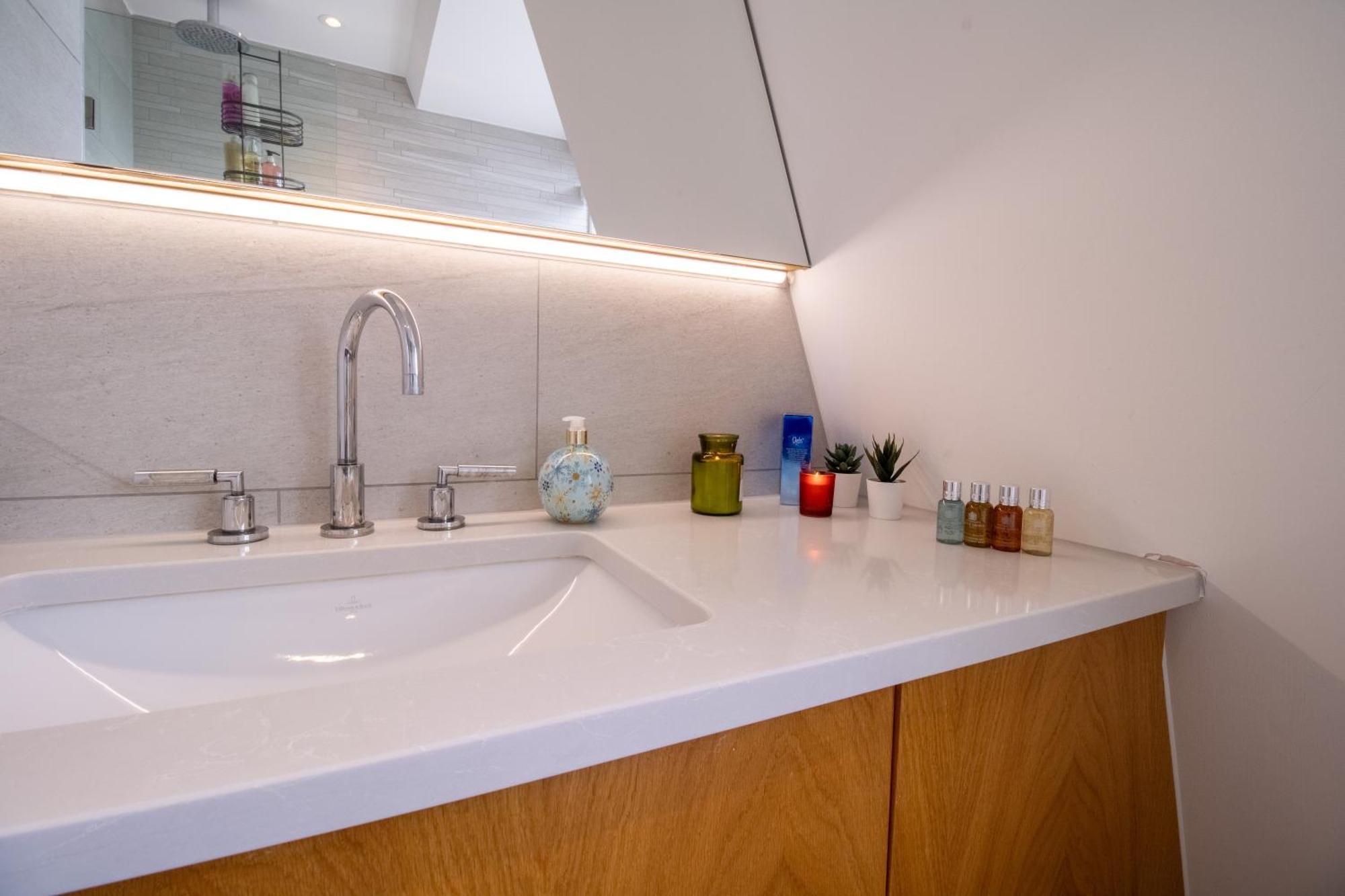 Luxurious 1-Bedroom Penthouse In Marble Arch 71 Londres Exterior foto